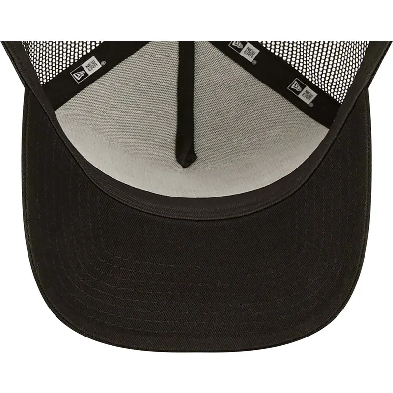 petten-gebogen-zwart-snapback-a-frame-repreve-lucky-paws-van-new-era