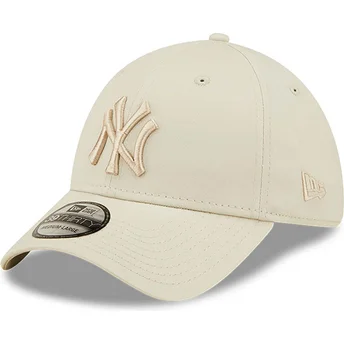 petten-gebogen-beige-fitted-39thirty-league-essential-van-new-york-yankees-mlb-van-new-era