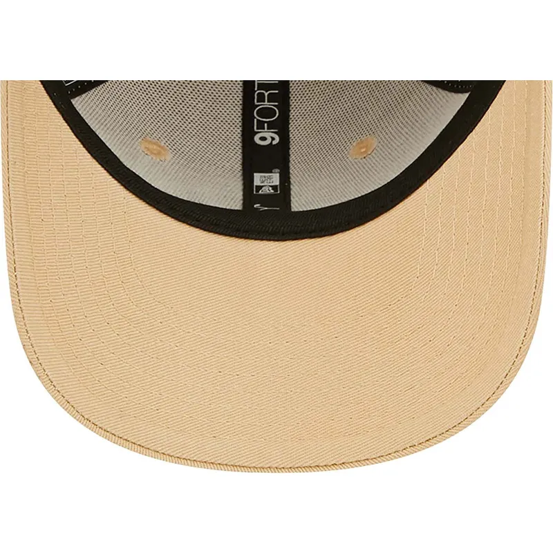petten-gebogen-beige-verstelbaar-voor-kinderen-9forty-league-essential-van-new-york-yankees-mlb-van-new-era petten-gebogen-beige-verstelbaar-voor-kinderen-9forty-league-essential-van-new-york-yankees-mlb-van-new-era