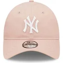 petten-gebogen-roze-verstelbaar-9twenty-league-essential-van-new-york-yankees-mlb-van-new-era