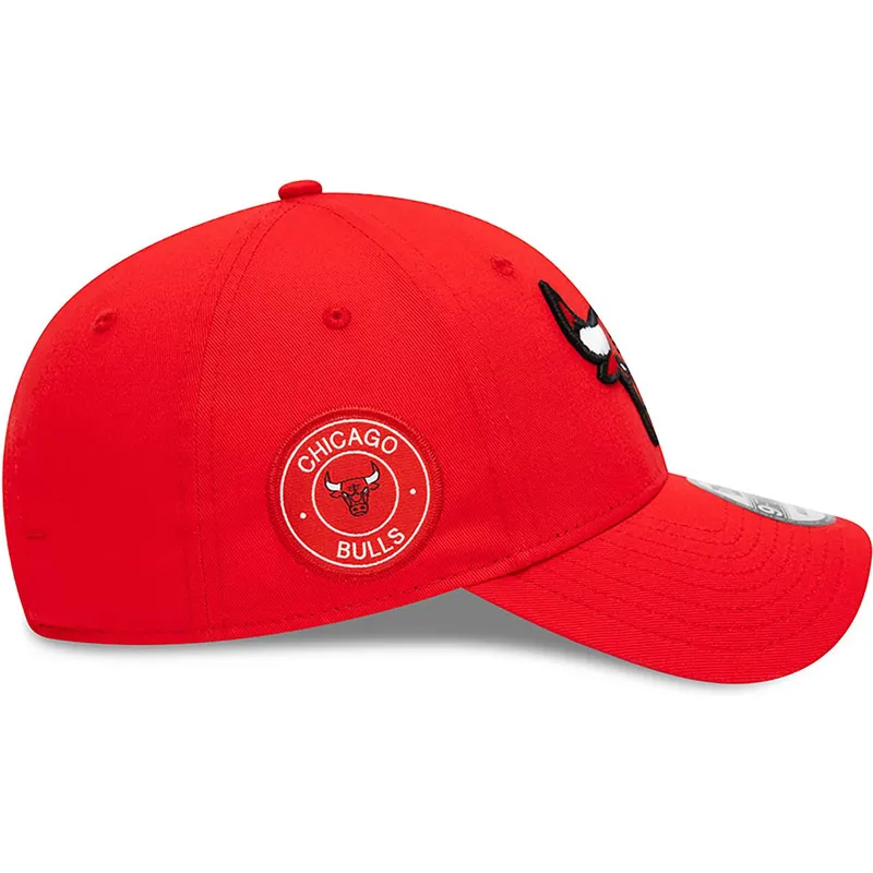 petten-gebogen-rood-verstelbaar-9forty-team-side-patch-van-chicago-bulls-nba-van-new-era petten-gebogen-rood-verstelbaar-9forty-team-side-patch-van-chicago-bulls-nba-van-new-era