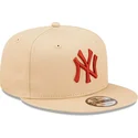 petten-plat-beige-snapback-9fifty-league-essential-van-new-york-yankees-mlb-van-new-era