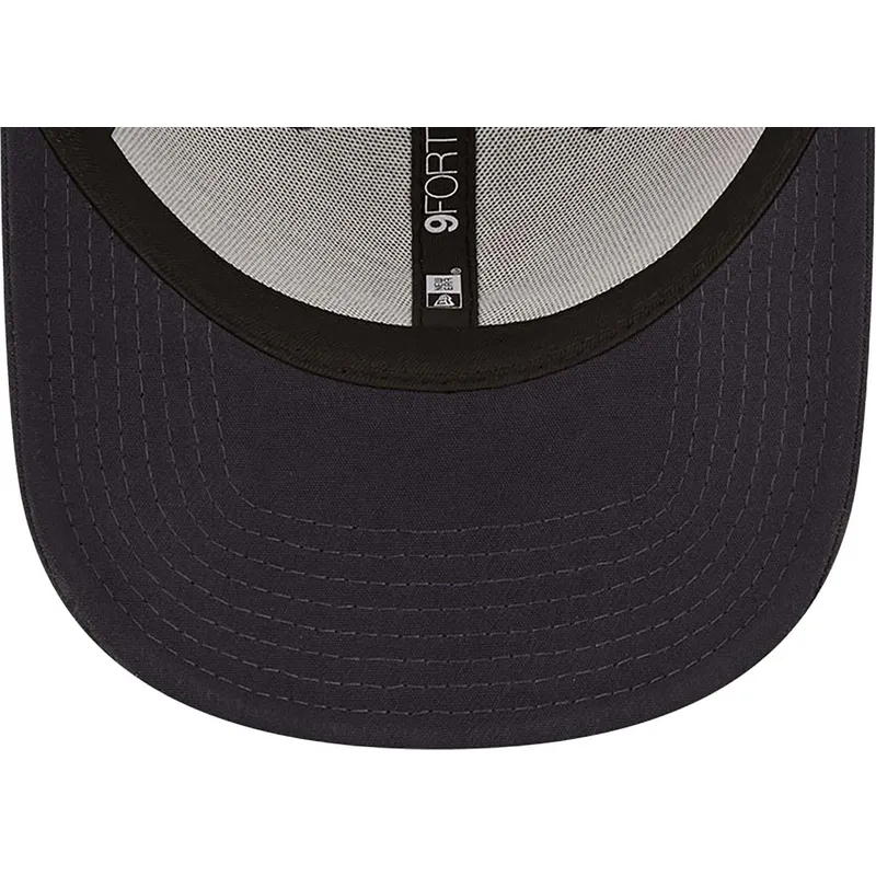 petten-gebogen-marineblauw-verstelbaar-9forty-repreve-van-chicago-white-sox-mlb-van-new-era