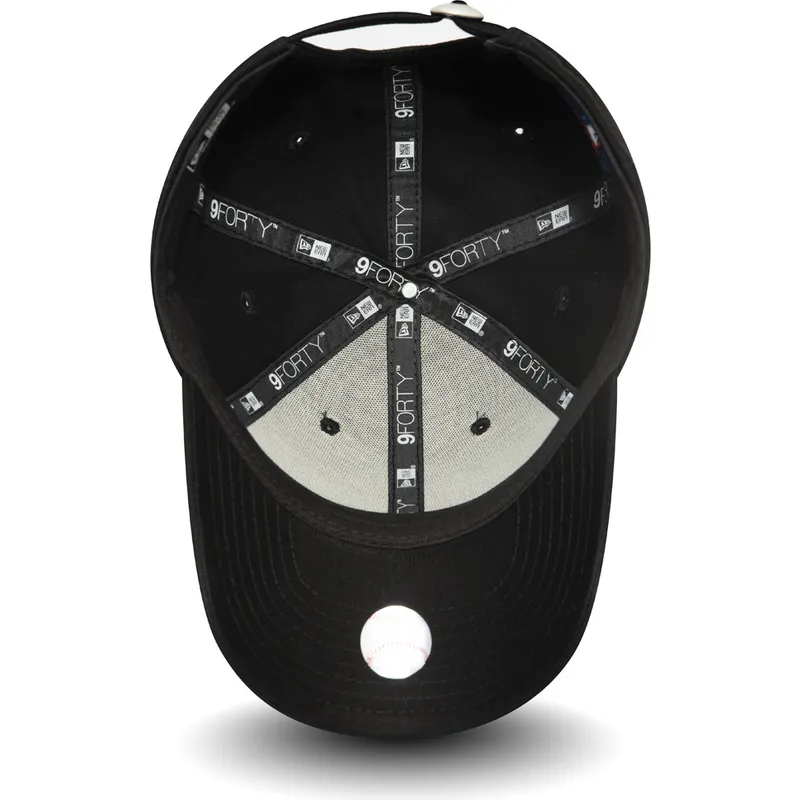 petten-gebogen-zwart-verstelbaar-voor-kinderen-9forty-league-essential-van-new-york-yankees-mlb-van-new-era