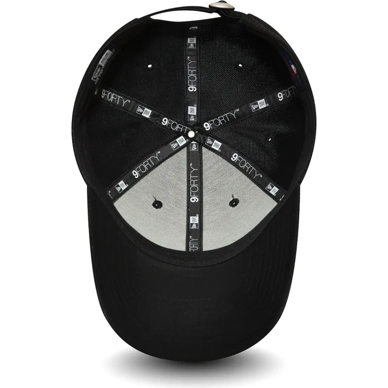 petten-gebogen-zwart-verstelbaar-9forty-diamond-era-van-new-york-yankees-mlb-van-new-era petten-gebogen-zwart-verstelbaar-9forty-diamond-era-van-new-york-yankees-mlb-van-new-era