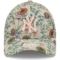 petten-gebogen-beige-verstelbaar-9forty-all-over-print-floral-van-new-york-yankees-mlb-van-new-era