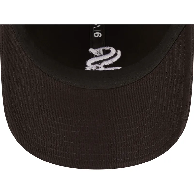 petten-gebogen-zwart-verstelbaar-9twenty-league-essential-van-chicago-white-sox-mlb-van-new-era petten-gebogen-zwart-verstelbaar-9twenty-league-essential-van-chicago-white-sox-mlb-van-new-era