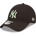 petten-gebogen-zwart-verstelbaar-9forty-league-essential-van-new-york-yankees-mlb-van-new-era