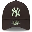petten-gebogen-zwart-verstelbaar-9forty-league-essential-van-new-york-yankees-mlb-van-new-era
