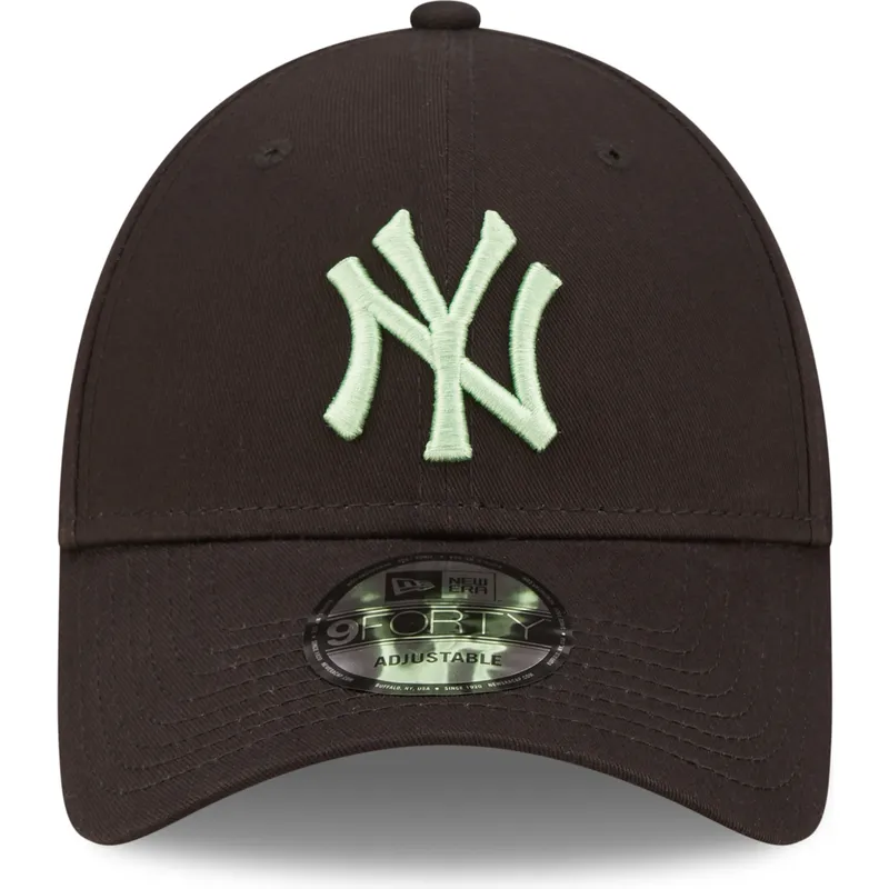 petten-gebogen-zwart-verstelbaar-9forty-league-essential-van-new-york-yankees-mlb-van-new-era