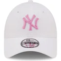 petten-gebogen-wit-verstelbaar-rosa-9forty-league-essential-van-new-york-yankees-mlb-van-new-era