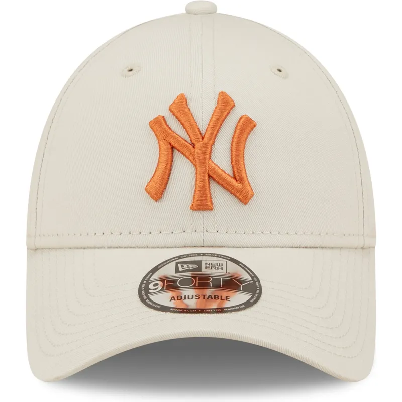 petten-gebogen-beige-verstelbaar-9forty-league-essential-van-new-york-yankees-mlb-van-new-era