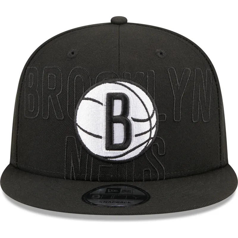 petten-plat-zwart-snapback-9fifty-draft-edition-2023-van-brooklyn-nets-nba-van-new-era petten-plat-zwart-snapback-9fifty-draft-edition-2023-van-brooklyn-nets-nba-van-new-era