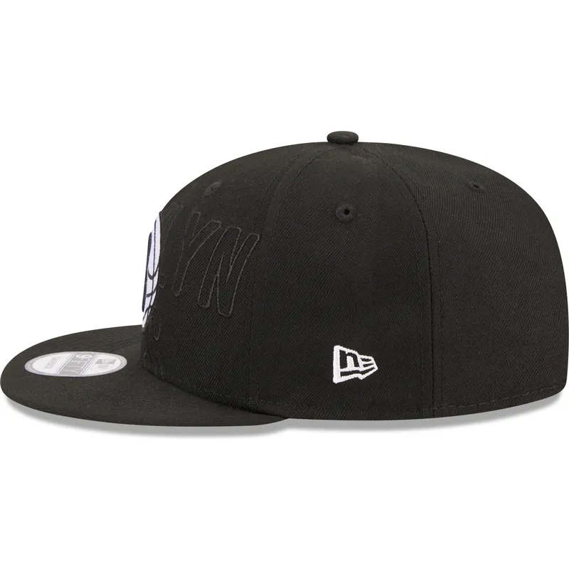 petten-plat-zwart-snapback-9fifty-draft-edition-2023-van-brooklyn-nets-nba-van-new-era petten-plat-zwart-snapback-9fifty-draft-edition-2023-van-brooklyn-nets-nba-van-new-era