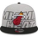 petten-plat-grijs-snapback-9fifty-draft-edition-2023-van-miami-heat-nba-van-new-era