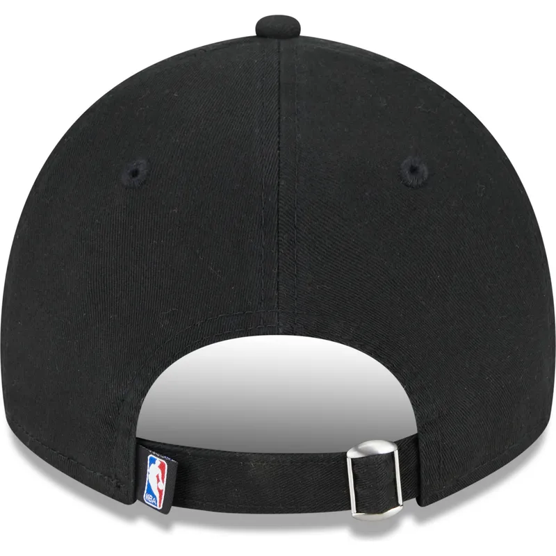 petten-gebogen-zwart-verstelbaar-9twenty-draft-edition-2023-van-sacramento-kings-nba-van-new-era petten-gebogen-zwart-verstelbaar-9twenty-draft-edition-2023-van-sacramento-kings-nba-van-new-era