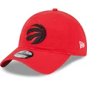 petten-gebogen-rood-verstelbaar-9twenty-draft-edition-2023-van-toronto-raptors-nba-van-new-era
