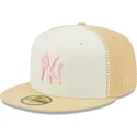 petten-plat-beige-fitted-rosa-59fifty-seam-stitch-van-new-york-yankees-mlb-van-new-era