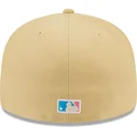 petten-plat-beige-fitted-rosa-59fifty-seam-stitch-van-new-york-yankees-mlb-van-new-era