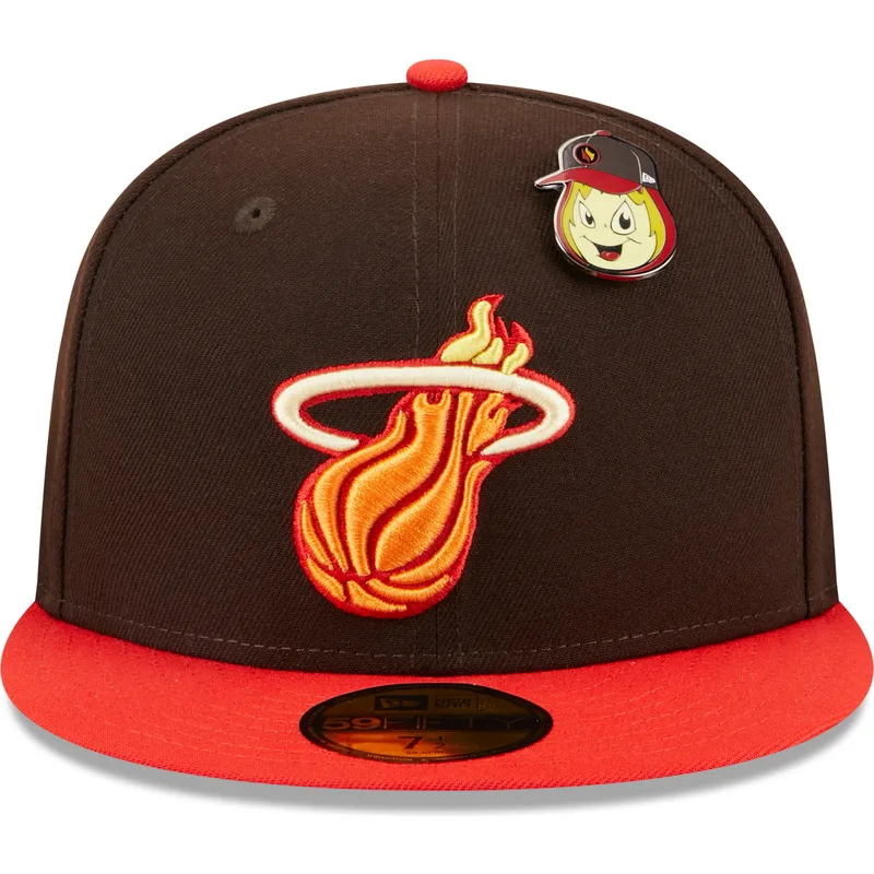 petten-plat-bruin-fitted-59fifty-the-elements-fire-pin-van-miami-heat-nba-van-new-era petten-plat-bruin-fitted-59fifty-the-elements-fire-pin-van-miami-heat-nba-van-new-era