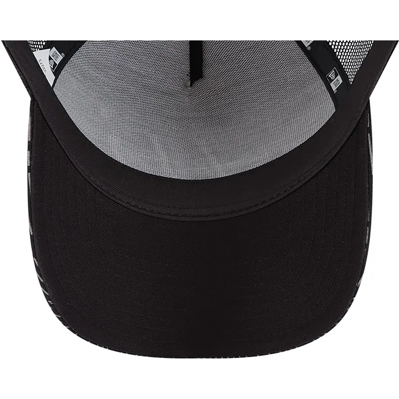 petten-gebogen-zwart-snapback-a-frame-reflective-all-over-print-van-valentino-rossi-vr46-motogp-van-new-era