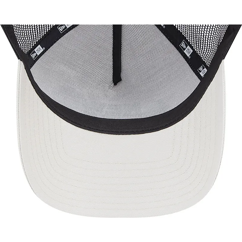 petten-gebogen-beige-snapback-a-frame-van-bugs-bunny-y-pato-lucas-looney-tunes-van-new-era
