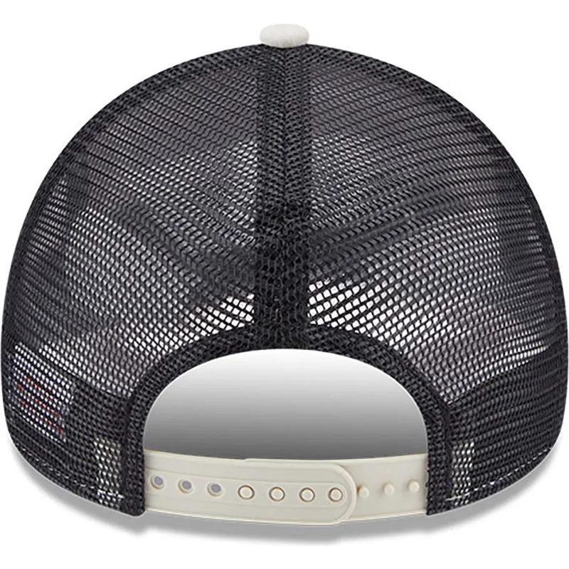 petten-gebogen-beige-snapback-a-frame-repreve-license-plate-van-miami-van-new-era