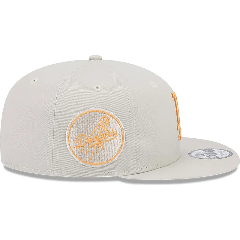 petten-plat-beige-snapback-9fifty-side-patch-van-los-angeles-dodgers-mlb-van-new-era