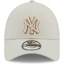 petten-gebogen-beige-verstelbaar-9forty-team-outline-van-new-york-yankees-mlb-van-new-era