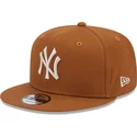 petten-plat-bruin-snapback-9fifty-league-essential-van-new-york-yankees-mlb-van-new-era