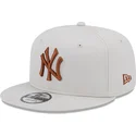 petten-plat-beige-snapback-9fifty-league-essential-van-new-york-yankees-mlb-van-new-era
