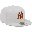 petten-plat-beige-snapback-9fifty-league-essential-van-new-york-yankees-mlb-van-new-era