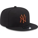 petten-plat-zwart-snapback-9fifty-league-essential-van-new-york-yankees-mlb-van-new-era