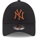 petten-gebogen-zwart-verstelbaar-9forty-league-essential-van-new-york-yankees-mlb-van-new-era
