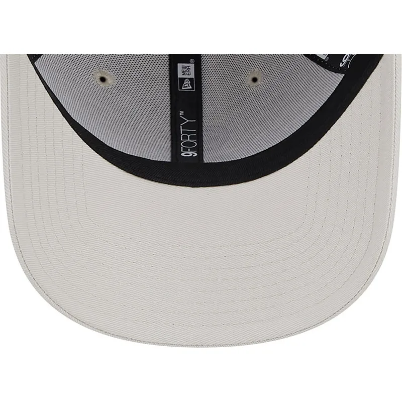 petten-gebogen-beige-verstelbaar-9forty-league-essential-van-chicago-white-sox-mlb-van-new-era