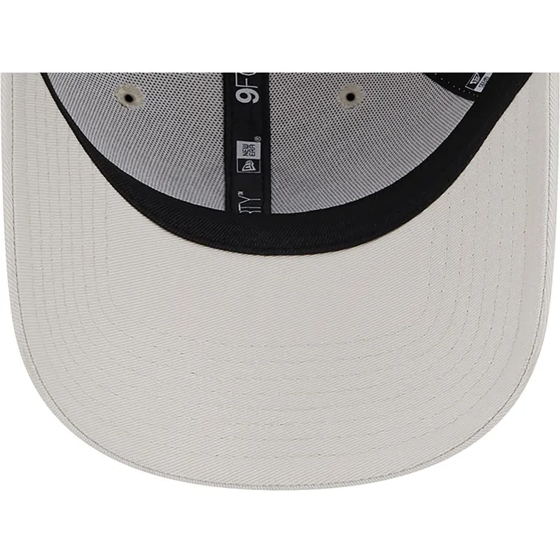 petten-gebogen-beige-verstelbaar-9forty-league-essential-van-new-york-yankees-mlb-van-new-era petten-gebogen-beige-verstelbaar-9forty-league-essential-van-new-york-yankees-mlb-van-new-era