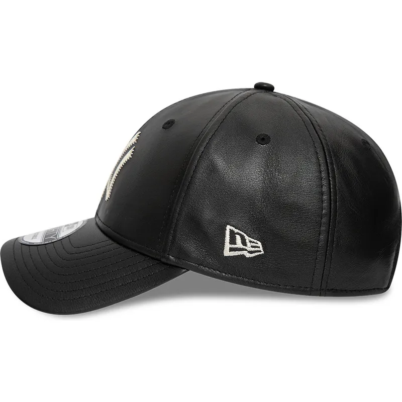 petten-gebogen-zwart-verstelbaar-9forty-leather-van-new-york-yankees-mlb-van-new-era
