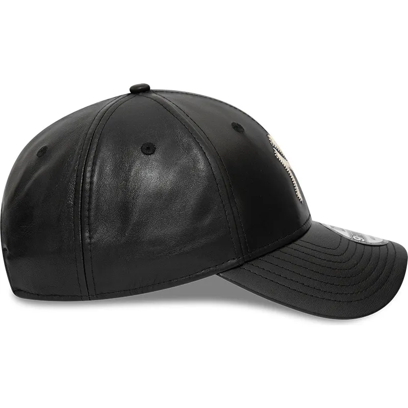 petten-gebogen-zwart-verstelbaar-9forty-leather-van-new-york-yankees-mlb-van-new-era
