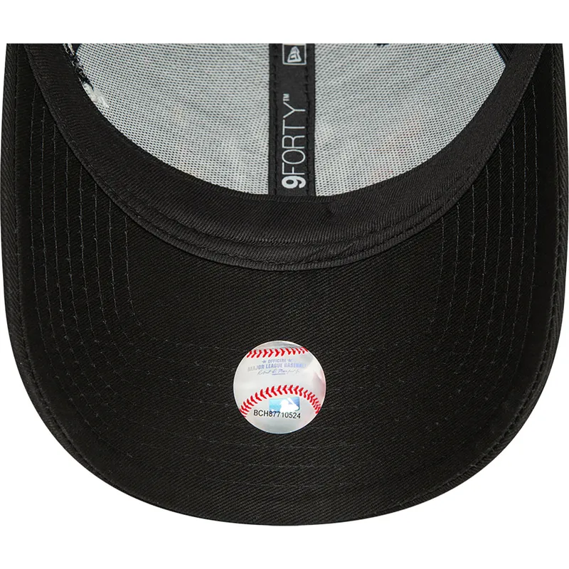 petten-gebogen-zwart-verstelbaar-9forty-koi-fish-van-new-york-yankees-mlb-van-new-era