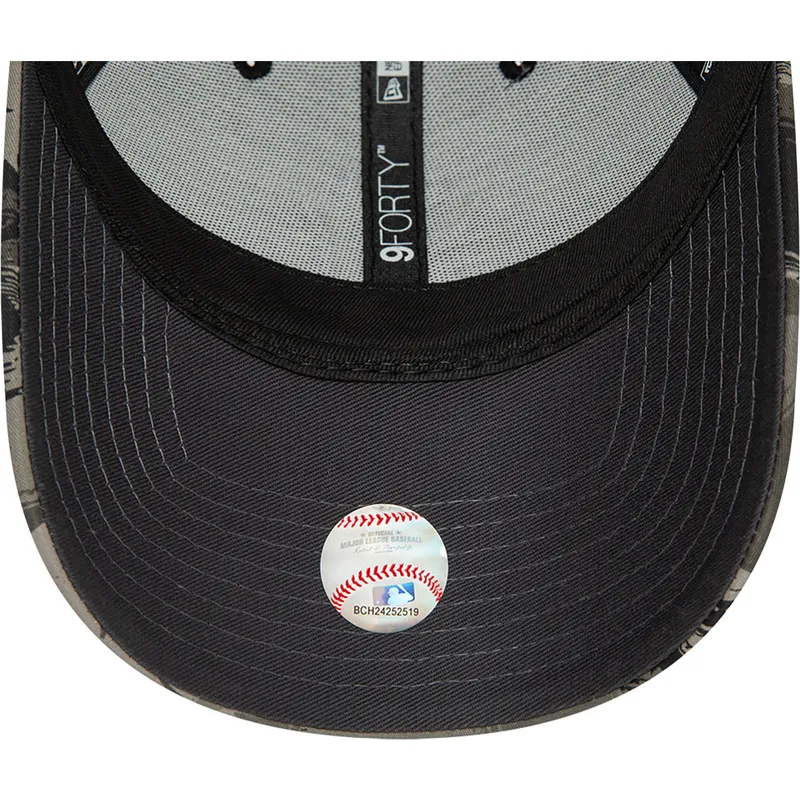 petten-gebogen-camouflage-verstelbaar-9forty-all-over-print-painted-van-new-york-yankees-mlb-van-new-era