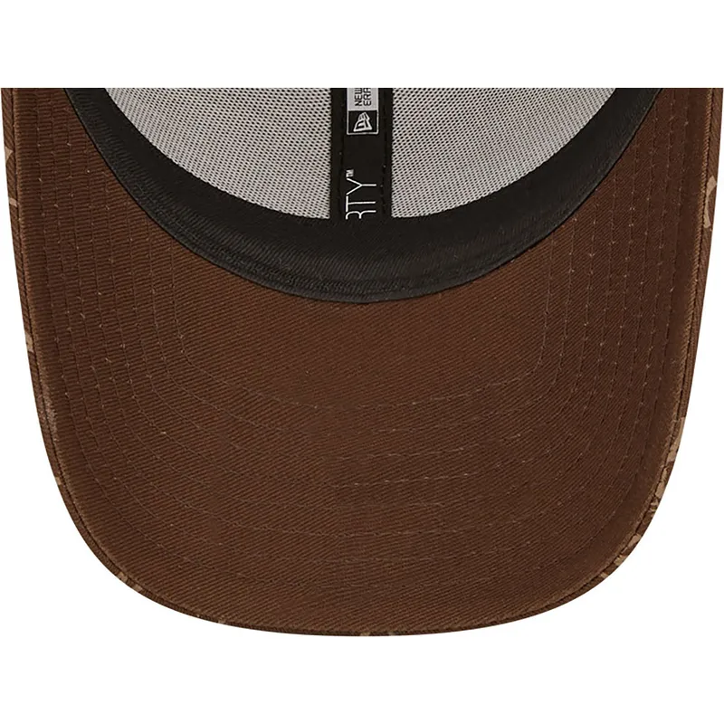 petten-gebogen-bruin-verstelbaar-9forty-monogram-van-new-york-yankees-mlb-van-new-era