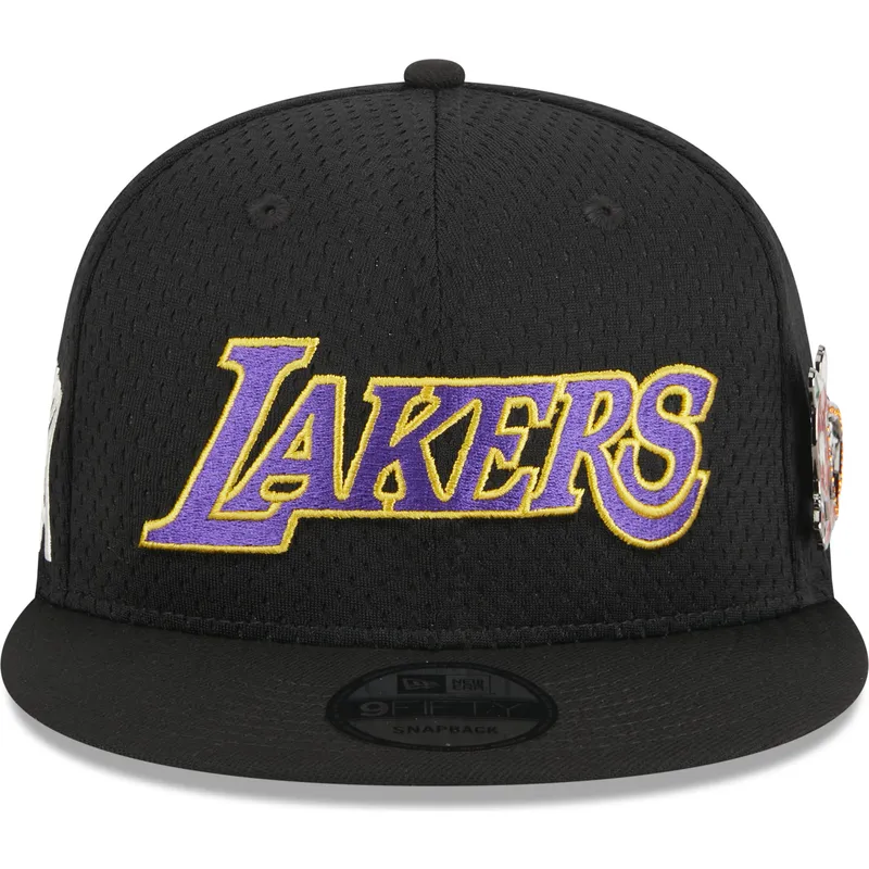 petten-plat-zwart-snapback-9fifty-post-up-pin-van-los-angeles-lakers-nba-van-new-era petten-plat-zwart-snapback-9fifty-post-up-pin-van-los-angeles-lakers-nba-van-new-era