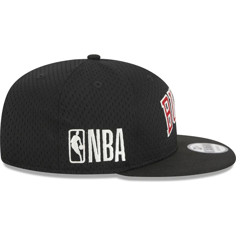 petten-plat-zwart-snapback-9fifty-post-up-pin-van-chicago-bulls-nba-van-new-era petten-plat-zwart-snapback-9fifty-post-up-pin-van-chicago-bulls-nba-van-new-era