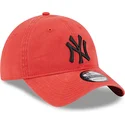 petten-gebogen-rood-verstelbaar-9twenty-league-essential-van-new-york-yankees-mlb-van-new-era