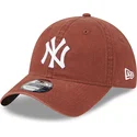 petten-gebogen-bruin-verstelbaar-9twenty-league-essential-van-new-york-yankees-mlb-van-new-era