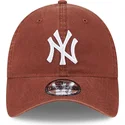 petten-gebogen-bruin-verstelbaar-9twenty-league-essential-van-new-york-yankees-mlb-van-new-era
