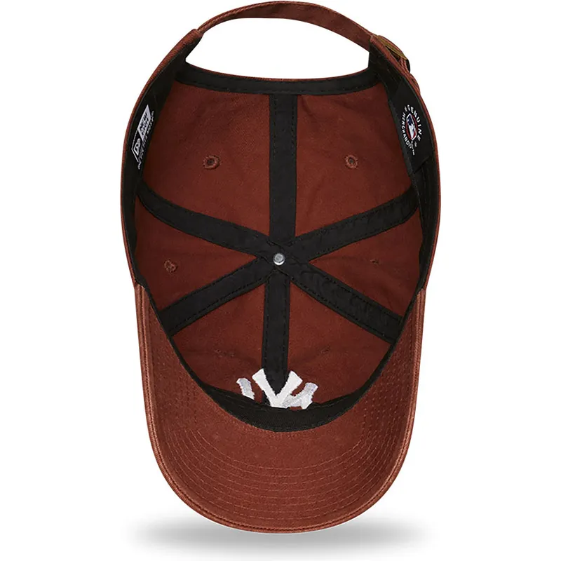 petten-gebogen-bruin-verstelbaar-9twenty-league-essential-van-new-york-yankees-mlb-van-new-era