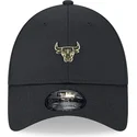 petten-gebogen-zwart-verstelbaar-9forty-pin-van-chicago-bulls-nba-van-new-era