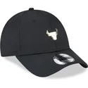 petten-gebogen-zwart-verstelbaar-9forty-pin-van-chicago-bulls-nba-van-new-era