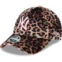 petten-gebogen-luipaard-verstelbaar-rosa-9forty-velour-van-new-york-yankees-mlb-van-new-era